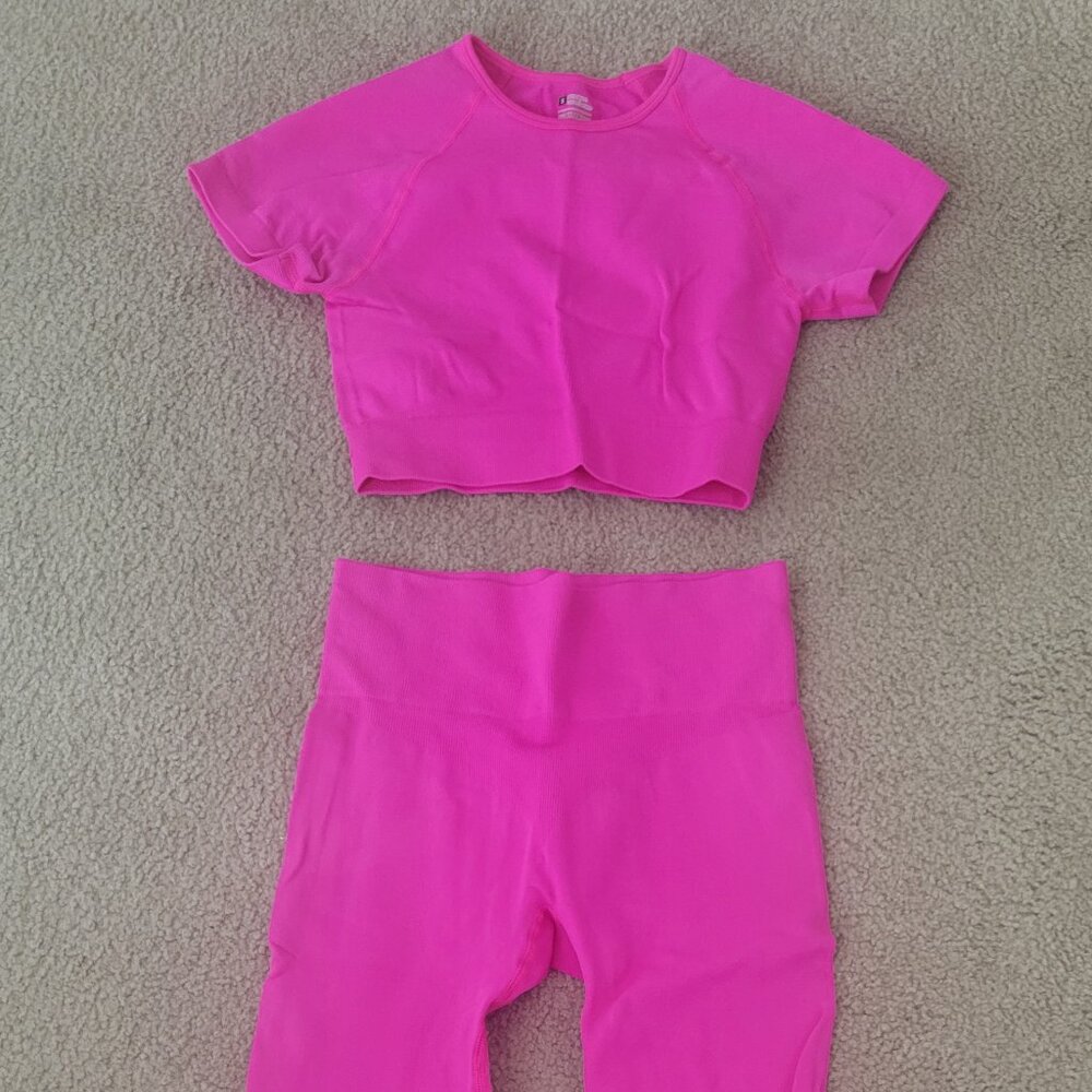 Women's Two Piece Workout Set, Pink, NWOT